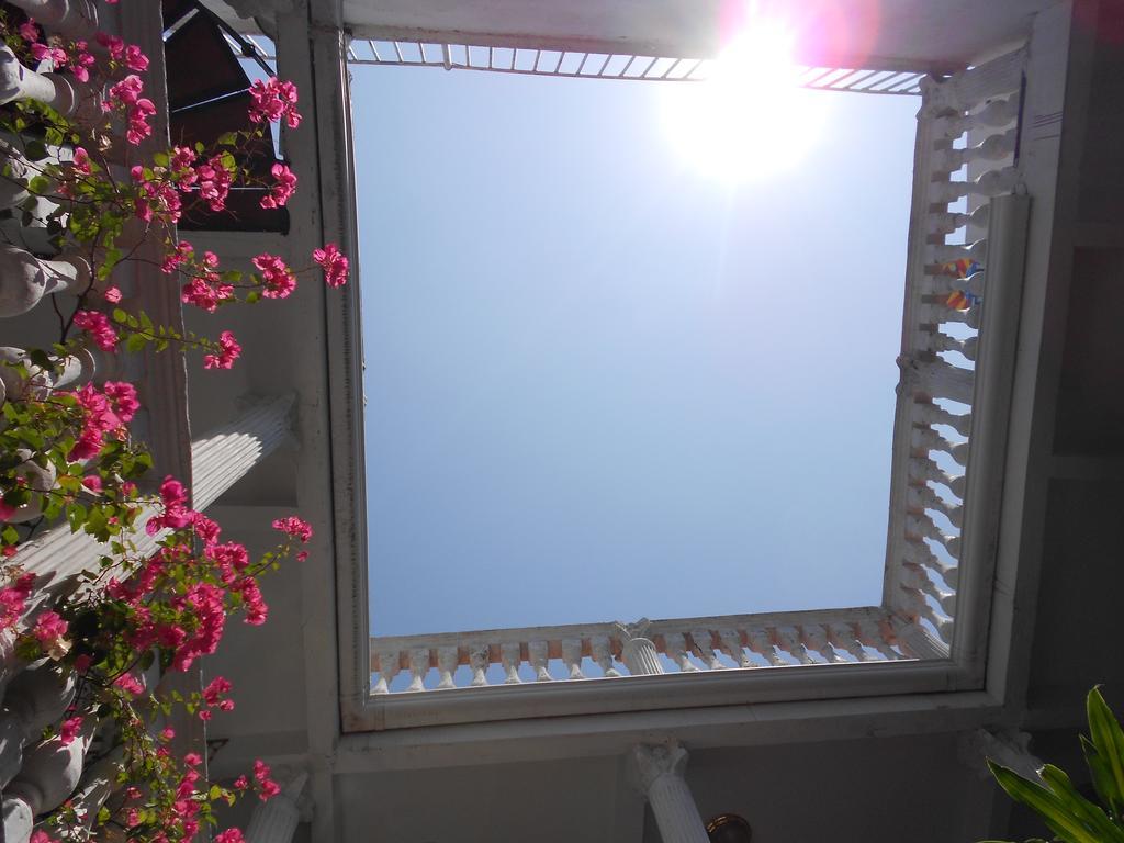 El Pedregal Hotel 3*