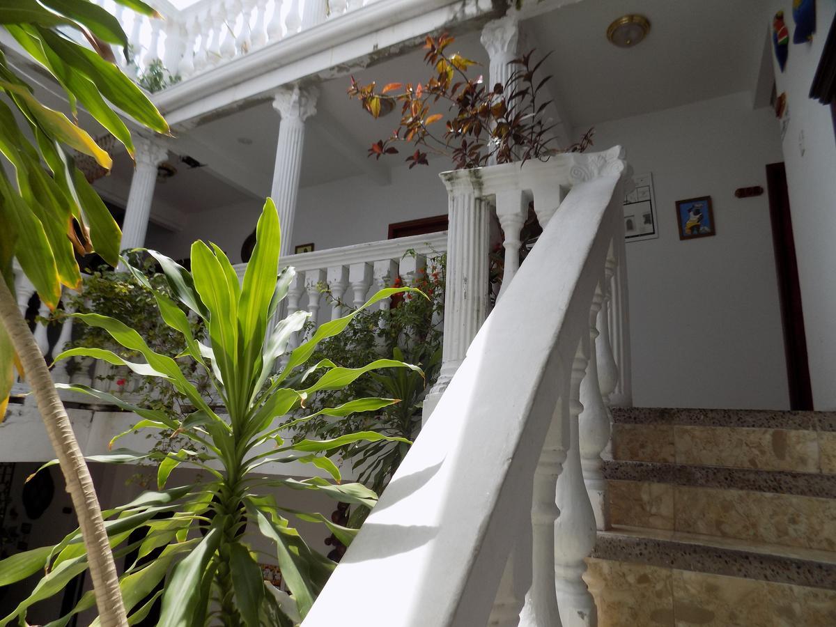 El Pedregal Hotel 3*