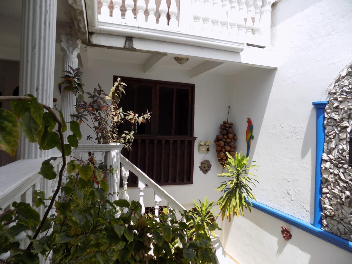 El Pedregal Hotel 3*