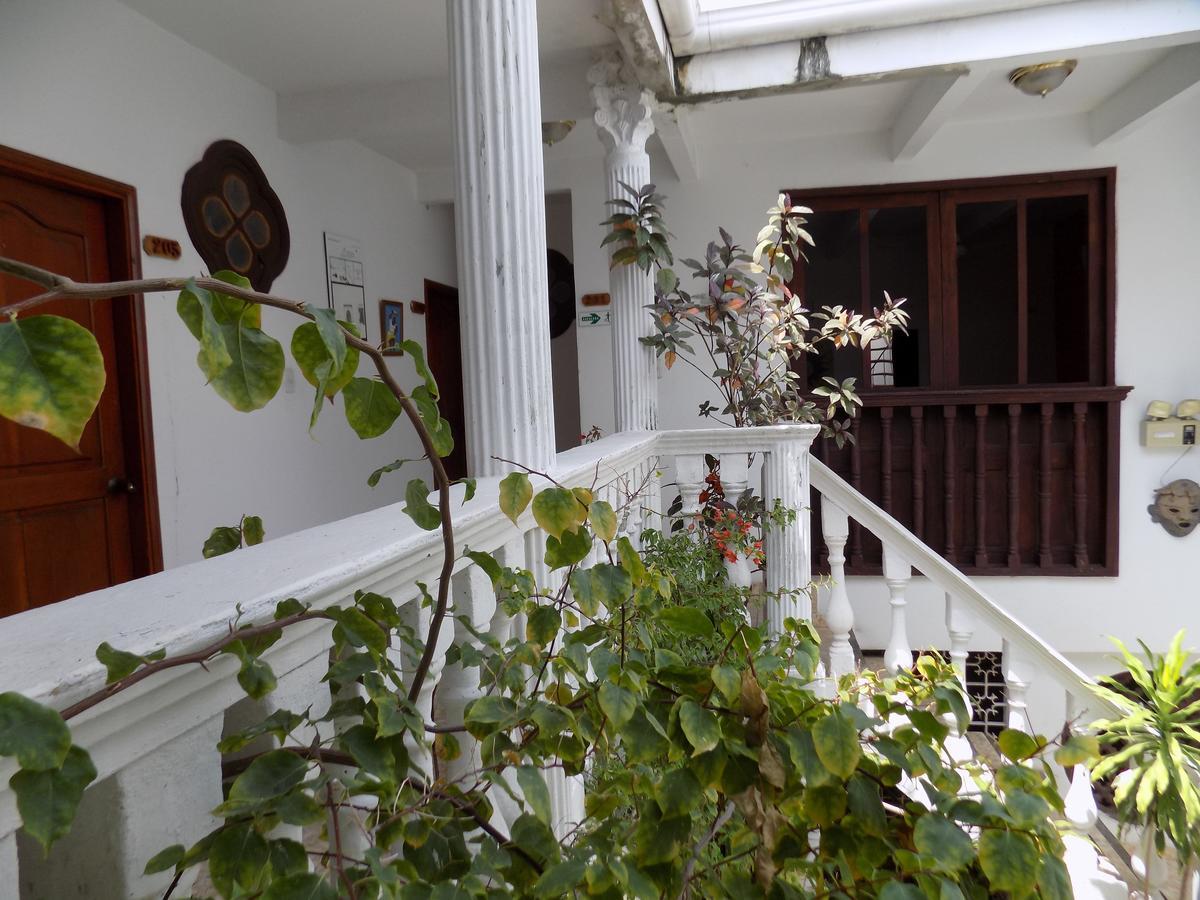 El Pedregal Hotel 3*