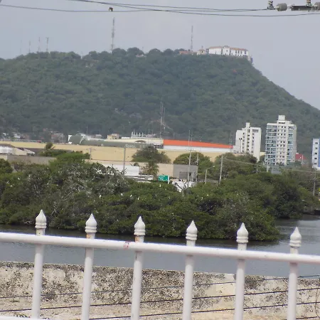 El Pedregal 3*