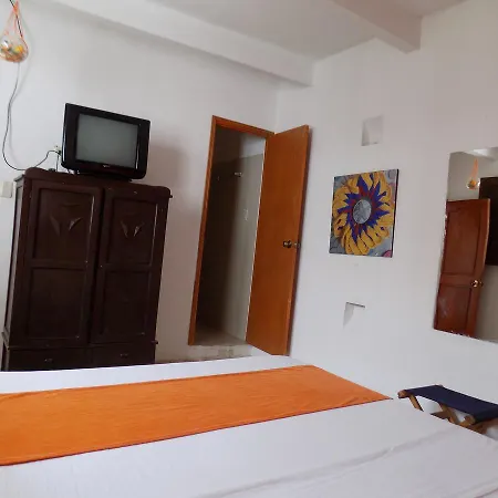 El Pedregal 3*