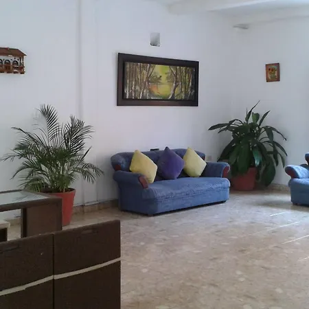 El Pedregal Hotel 3*